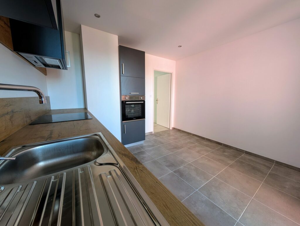 1762780559_VA2438_13_original