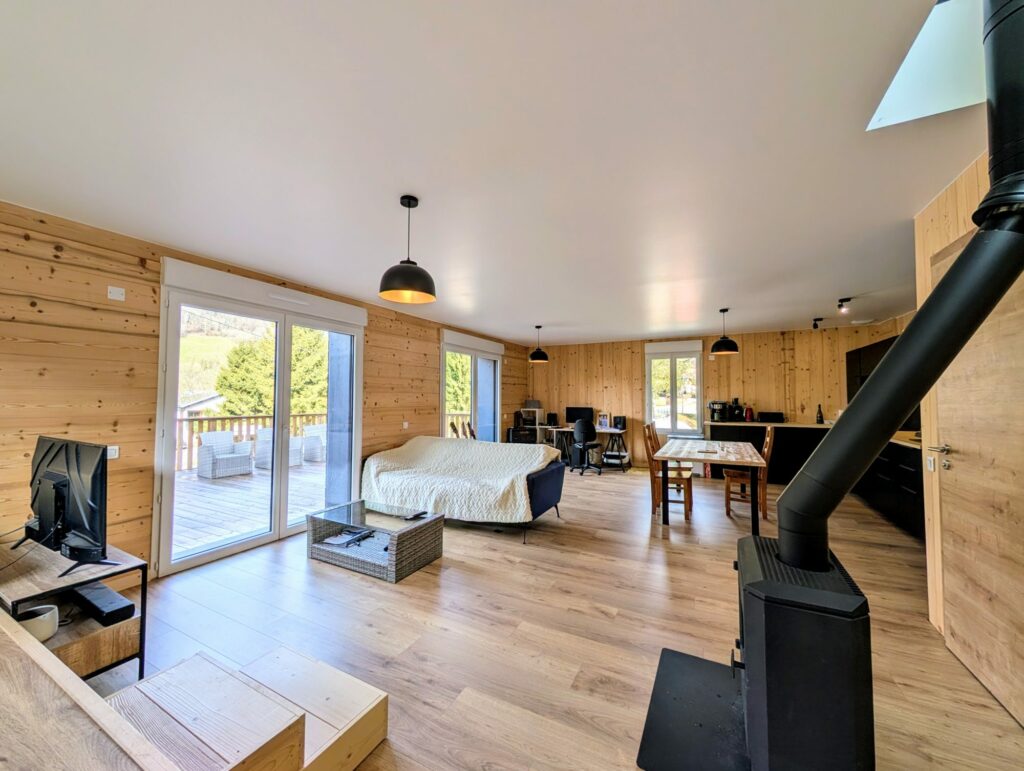 1770220385_VM446_22_original