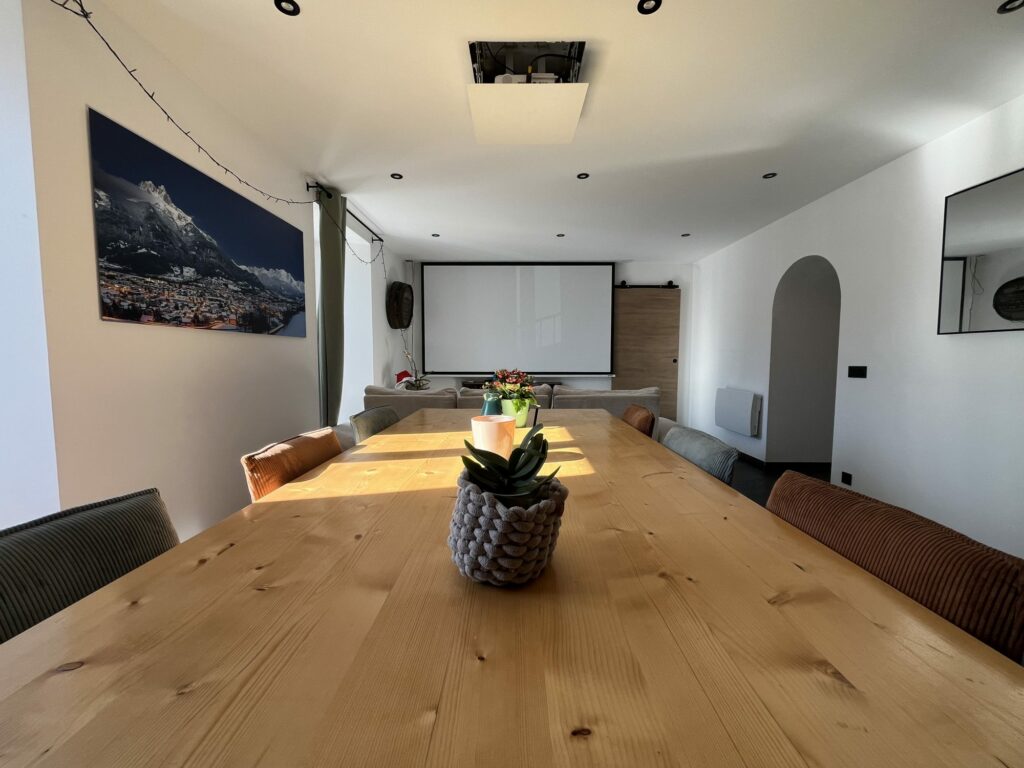 1772035585_VA2433_14_original