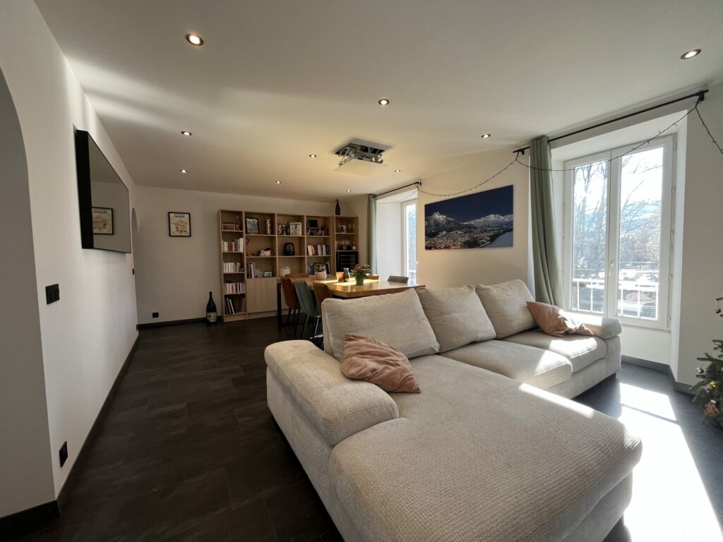 1772035591_VA2433_20_original