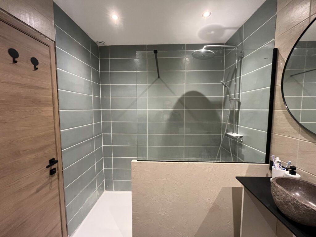 1774965535_VA2433_26_original