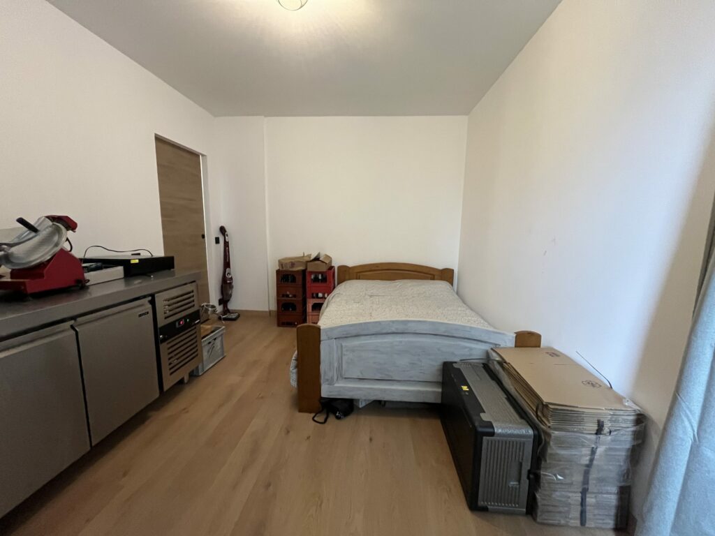 1774965539_VA2433_31_original