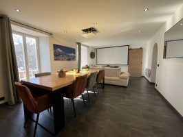 1772035590_VA2433_18_original